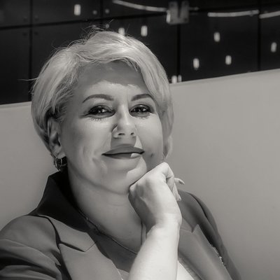 Ведущая Антонина Бирюкова